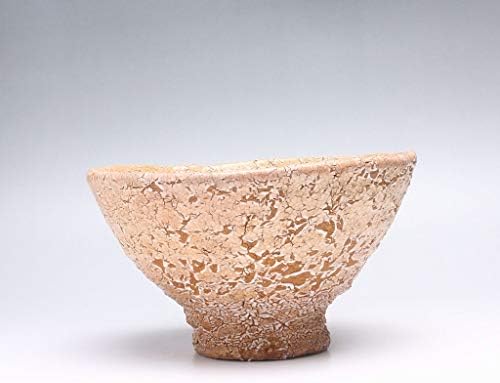 Hagi Ido matcha chawan teabowl által Tori Yoshino. Hagi yaki Japán kerámia.